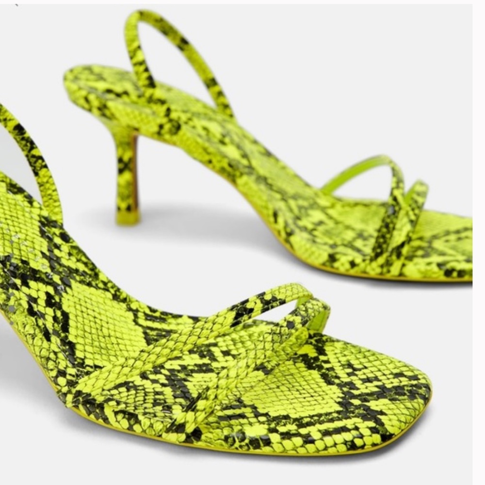 💚 ZARA - neon python slingback/pumps/kitten heels